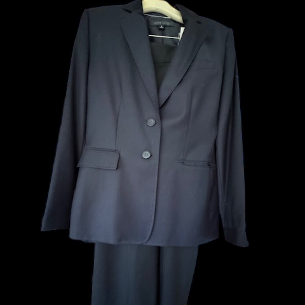 Anne Klein Women's Black Suit Size 6/8